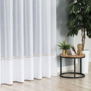 Firanka fantazyjna ze wzorem na samym dole z ołowianką, wysokość 330 cm, kolor biały ze złotym pasem