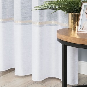 Firanka fantazyjna ze wzorem na samym dole z ołowianką, wysokość 250cm, kolor biały ze złotym pasem