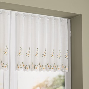 Zazdrostka haftowana w kwiaty, wysokość 60 cm, kolor jasny kremowy